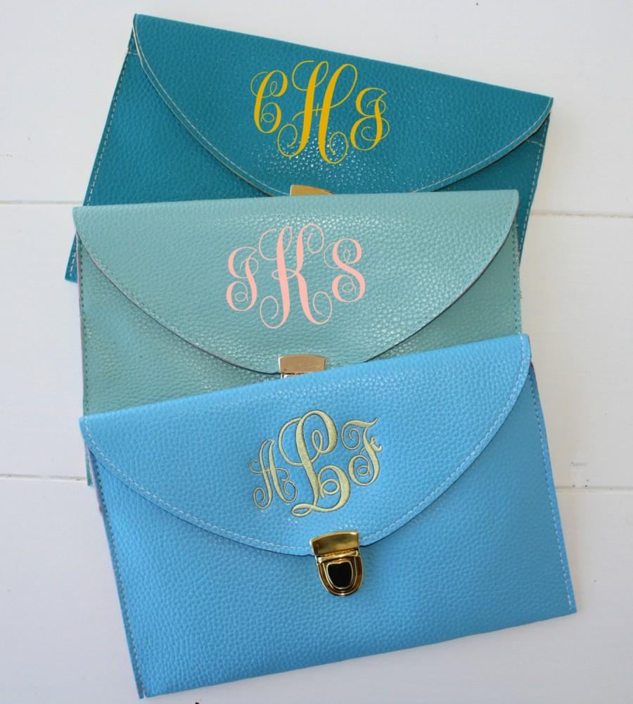 Wedding - Clutch Purse with Detachable Chain Monogram Gifts Bridesmaid Gift