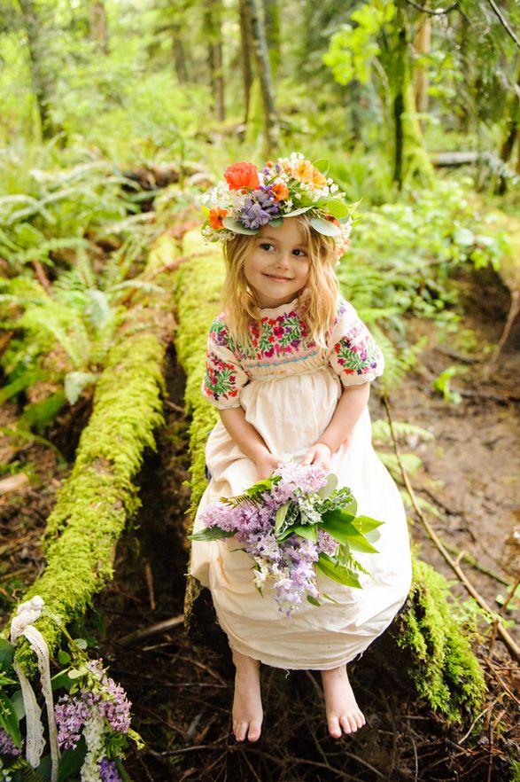 Mariage - Adorable Bohemian Flowergirl