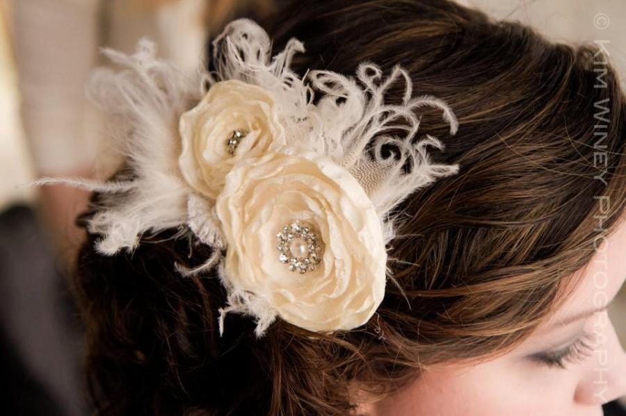 Hochzeit - Bridal Hairpiece - Wedding Fascinator - Ivory Hair Clip - Feather Fascinator - Satin Flower