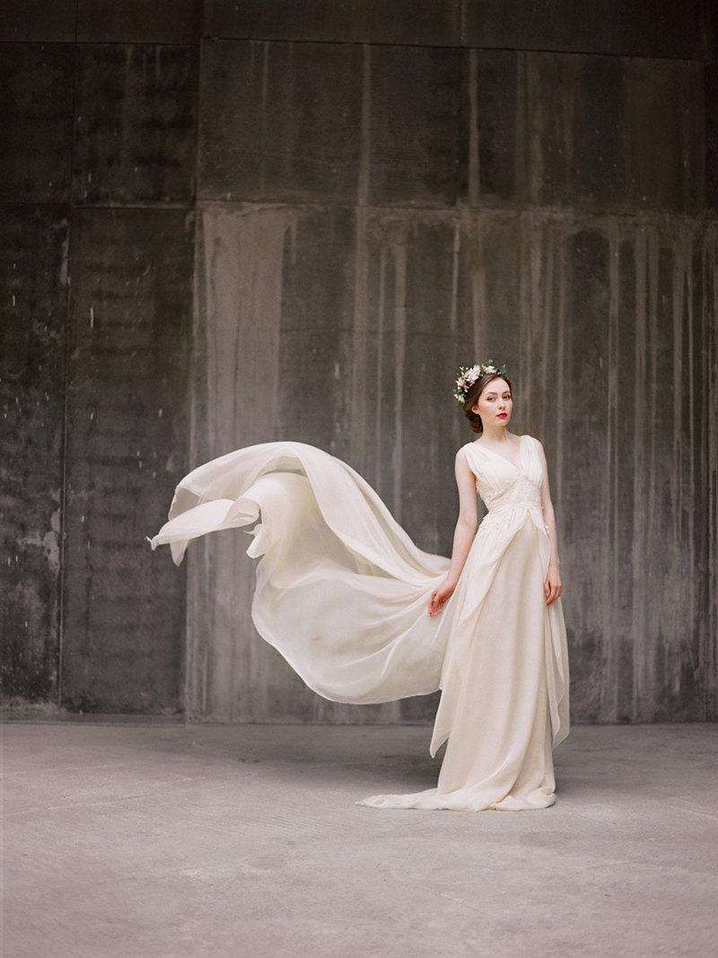Hochzeit - Zlata // Flowy airy wedding dress - Chiffon wedding dress - Beige wedding gown - Bohemian wedding dress - Antique wedding dress - Vintage