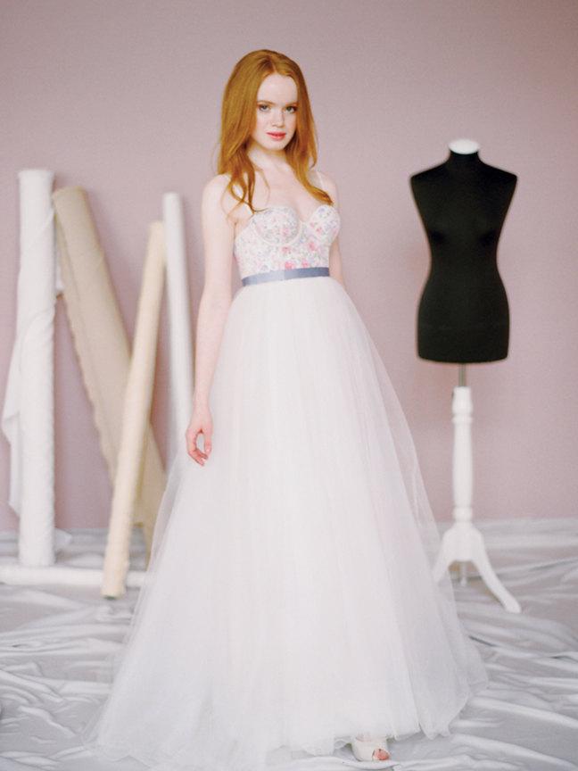 Mariage - Chrissie // Wedding dress with flower print - Wedding gown - Colored wedding dress - A line tulle wedding gown - Romantic wedding dress