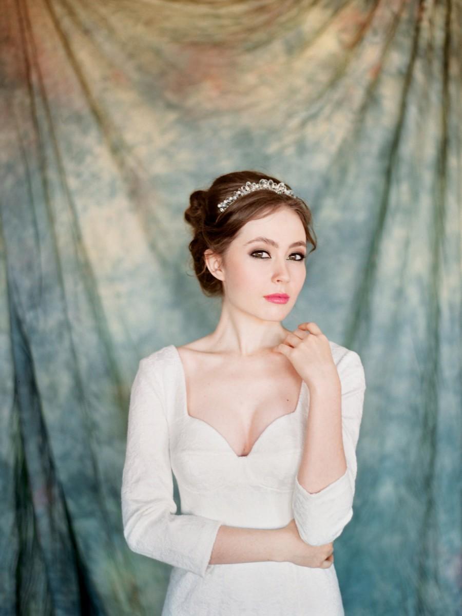 Mariage - Cassiopeia // Classic wedding gown - Wedding dress with sleeves - Winter wedding dress - Warm wedding gown - Winter wonderland gown