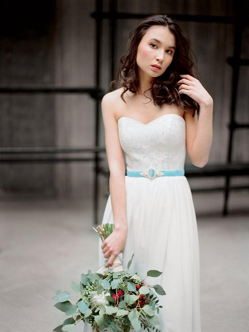 Hochzeit - Dea // Jacquard wedding dress - Light weight wedding dress - Bohemian wedding gown - Silver wedding dress
