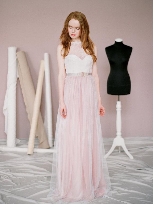 Hochzeit - Tori // Lace wedding dress - Wedding gown - Pink wedding dress - Rose wedding gown - Illusion lace wedding dress - Etherial wedding dress