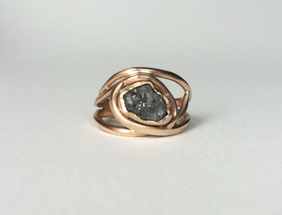 زفاف - 14k Raw Diamond Engagement Ring- Unique Gray Diamond Engagement Ring- Alternative Recycled Gold Engagement Ring