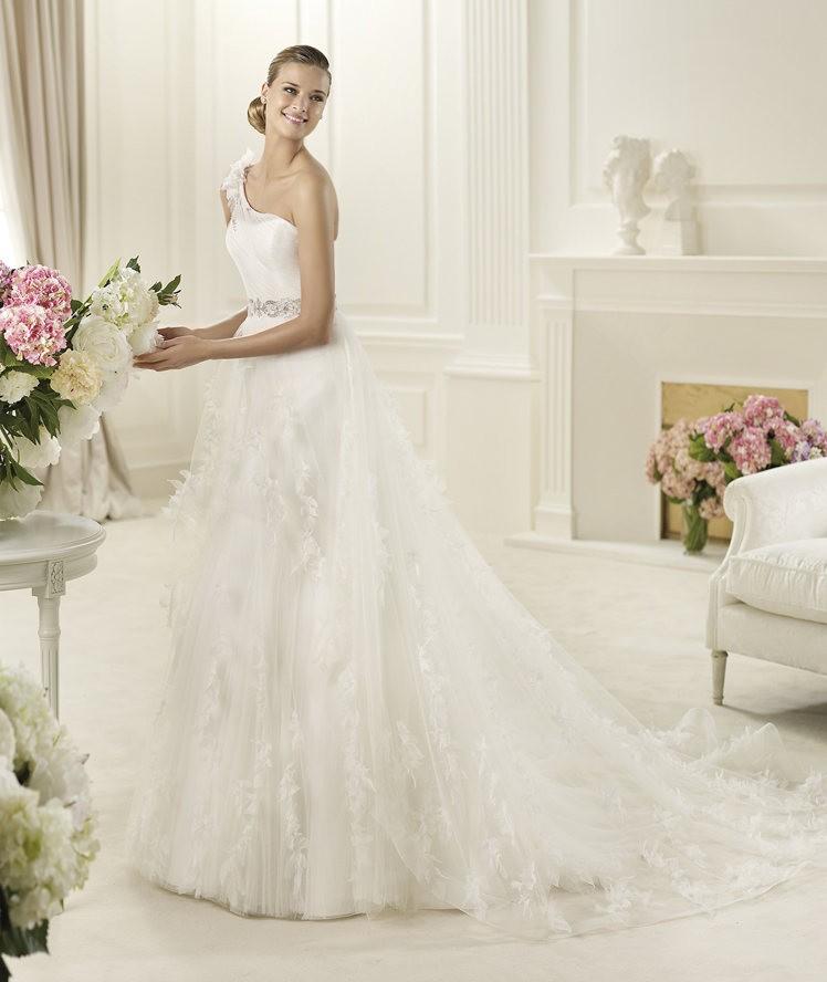 Mariage - Charming A-line One Shoulder Beading Hand Made Flowers Sweep/Brush Train Tulle Wedding Dresses - Elegant Evening Dresses