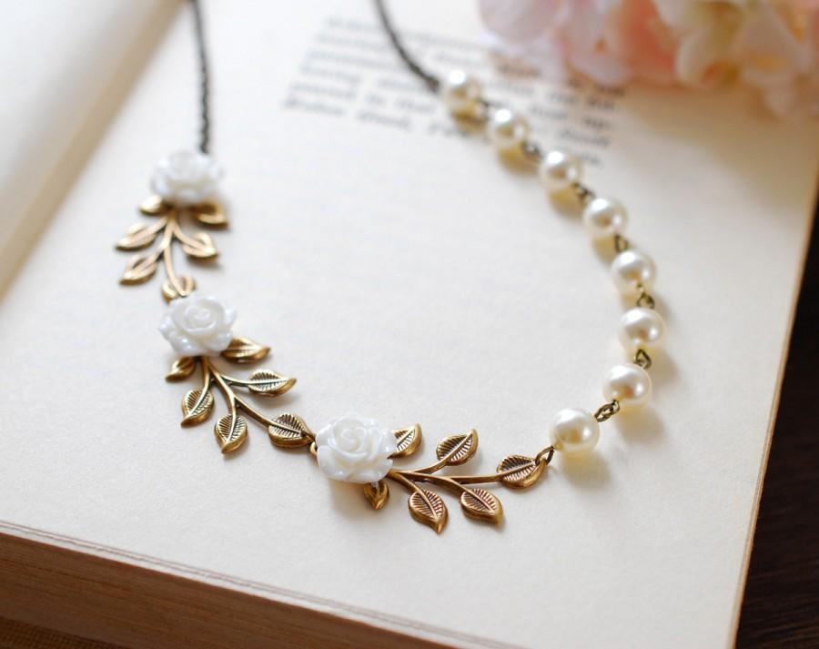 زفاف - Bridal Necklace, Wedding Necklace, Antique Brass Leaf Branch White Flower Cream Ivory Pearls Necklace, Nature and Vintage Inspired wedding