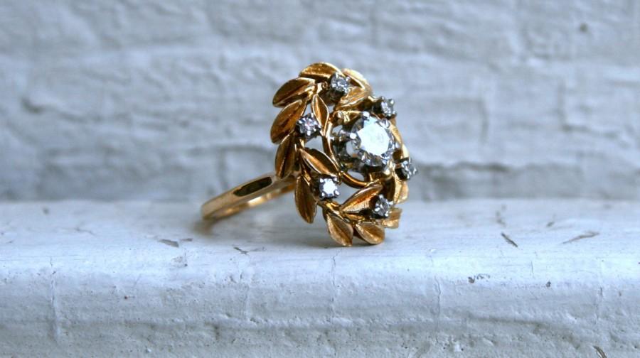 Hochzeit - Vintage 18K Yellow Gold Diamond Ring by Jabel.