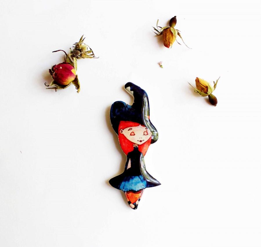 Свадьба - Cute Little Witch Brooch Broach Pin FREE SHIPPING Halloween Gift Halloween Jewelry Gift Idea For Halloween For Sister Daughter Girlfriend