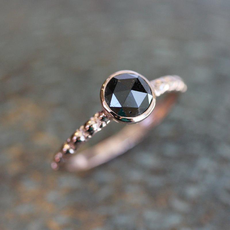 Mariage - Black Diamond Rose Cut and Hand Carved 14k Rose Gold Band and Modern Vintage Design