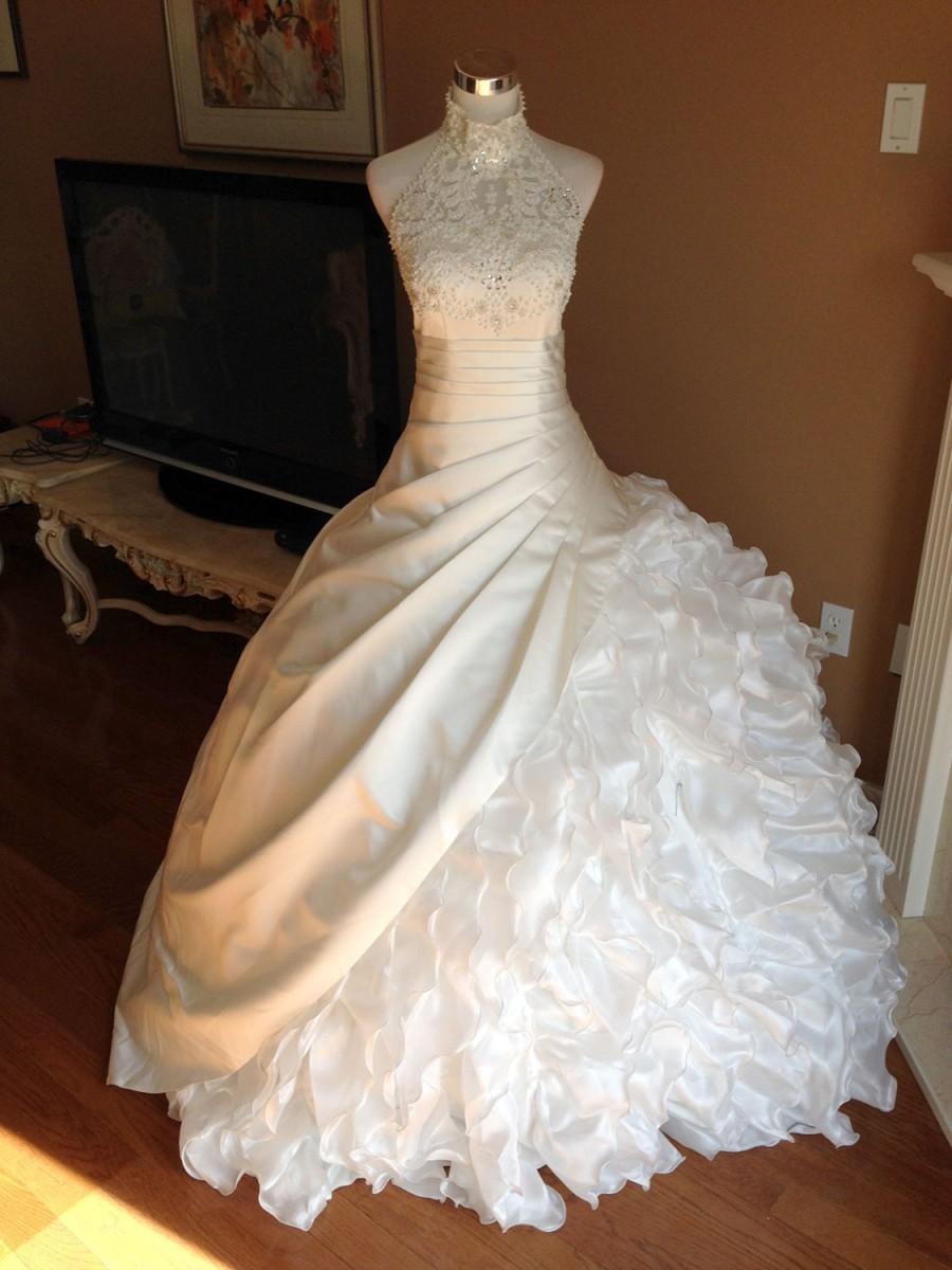 Hochzeit - Lace wedding dress - Pearls, ruffles, princess, halter wedding dress