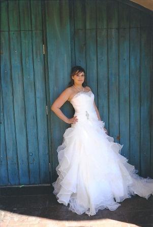 Hochzeit - Fairytale Wedding Dress with Organza Ruffles Slimming and Flattering Style