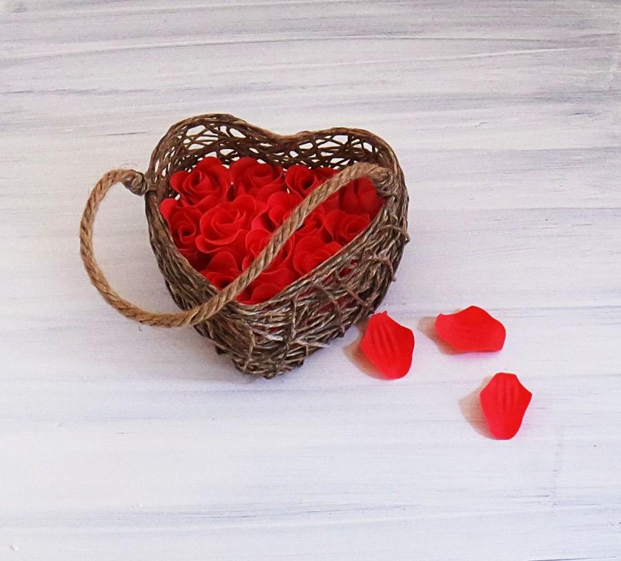 Свадьба - Rustic Wedding,  Flower Girl Basket,  Shabby Chic Wedding Decor, Easter Basket, Natural Wedding Rope Basket, Heart Basket
