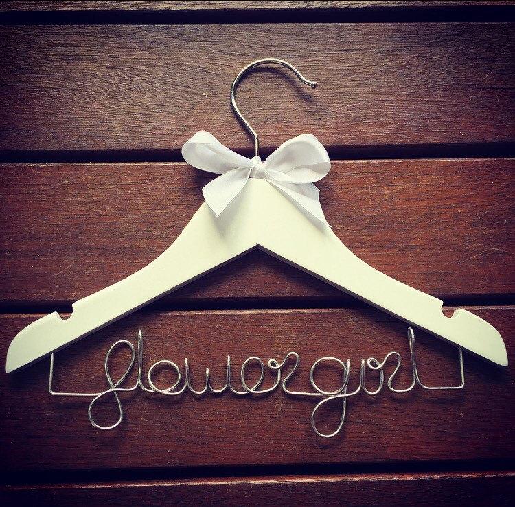 Свадьба - Flower Girl Coat Hanger- Wedding accessories