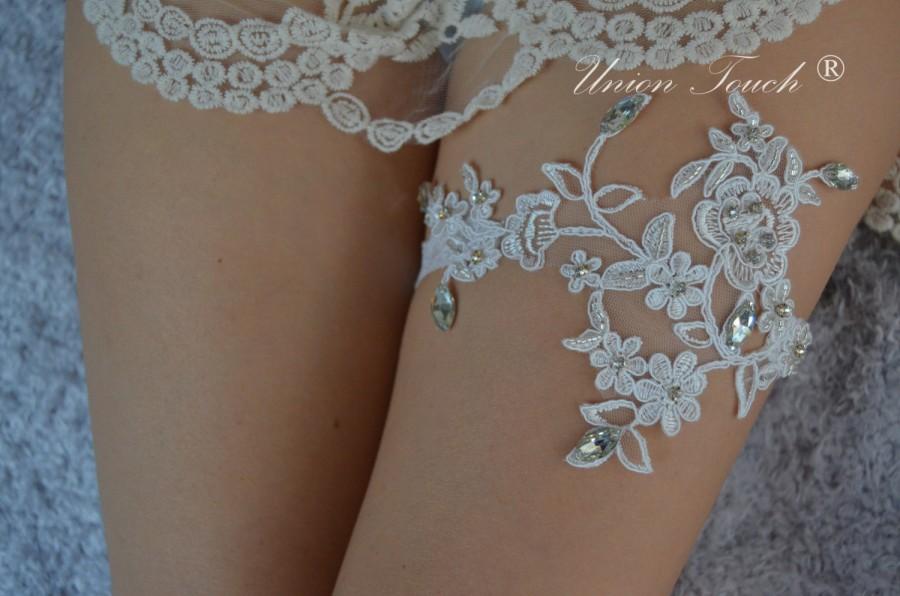 زفاف - OFF WHITE Lace Garter Wedding Garter Flower Garter Pearls and Sequins Garter, Bridal Garter, Ivory Flower Lace Bridal Garter