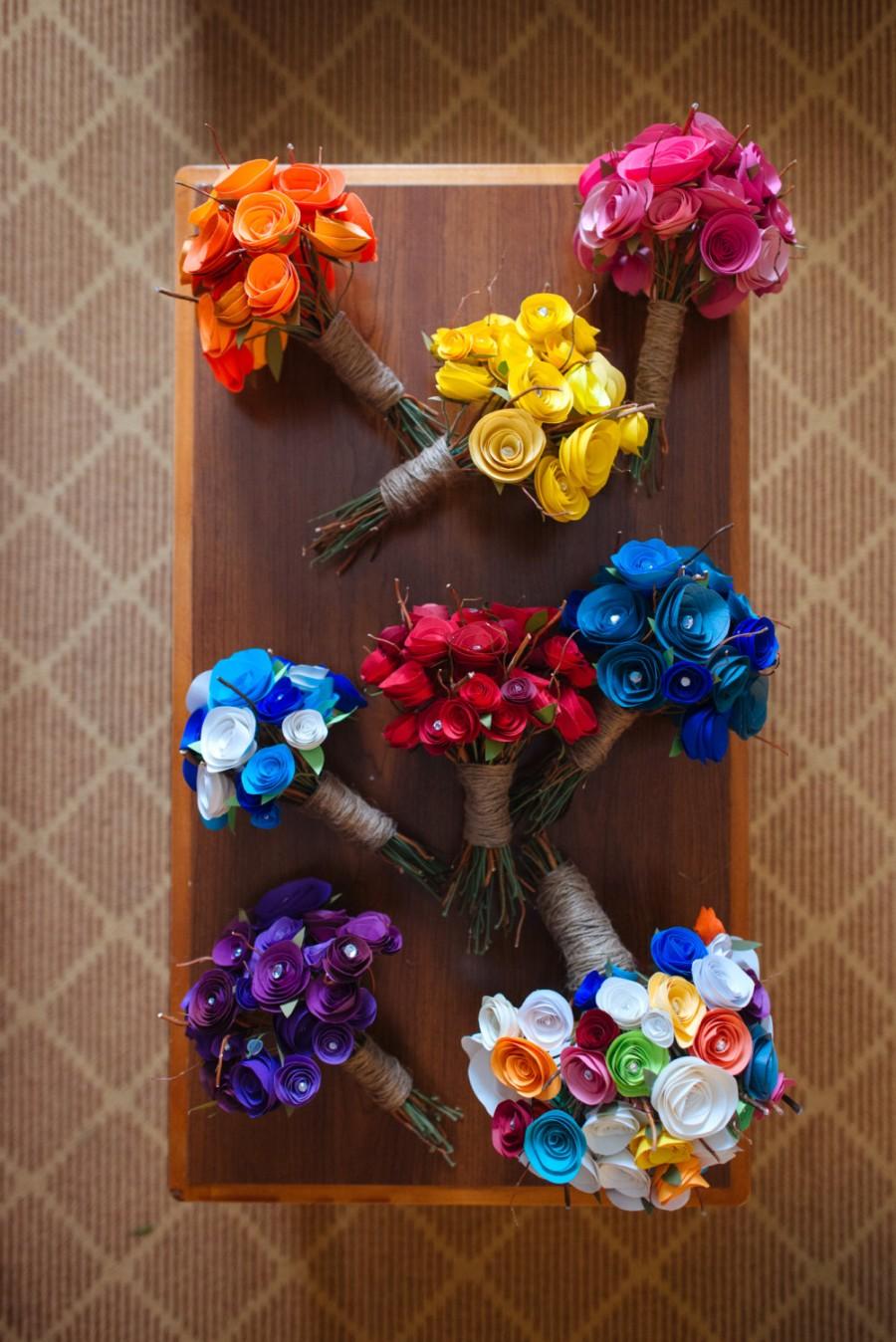 Свадьба - ANY Color or rainbow Custom Made Paper roses. Flowers and rose Bouquet Home Decor, Gift for the Bride and Bridesmaids, Unique, Rustic Style