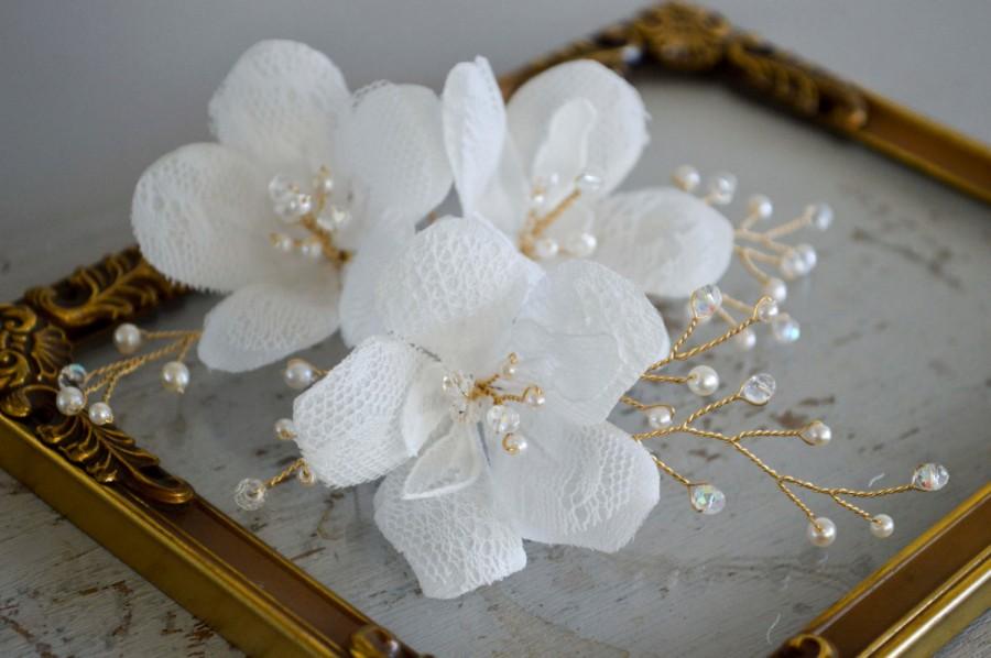 Свадьба - Bridal Flower Hair Pin, Lace Hair Pin, Crystal Pearls, Golden Wedding Accessories,Lace Flower, Crystal Hair Pin, Vintage Style