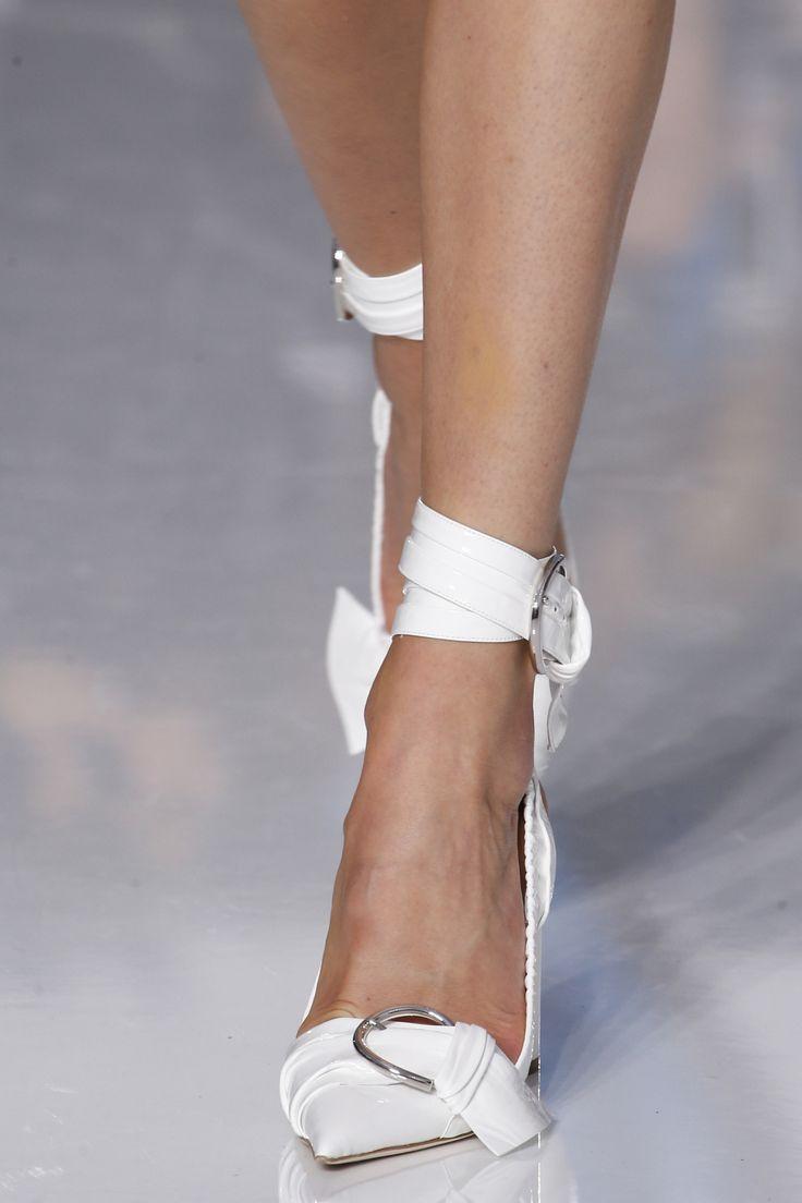 Mariage - Christian Dior Spring 2016 Ready-to-Wear Fashion Show Details