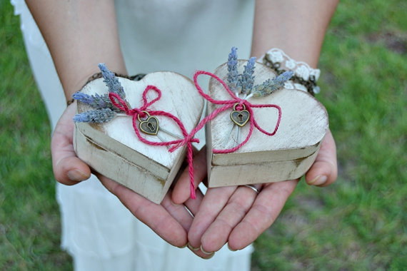 Свадьба - 2 Ring Bearer Wood Box Heart Lavander Moss Personalized.Custom ring bearer box.Rustic alternative ring bearer. Rustic wedding. Boho wedding.