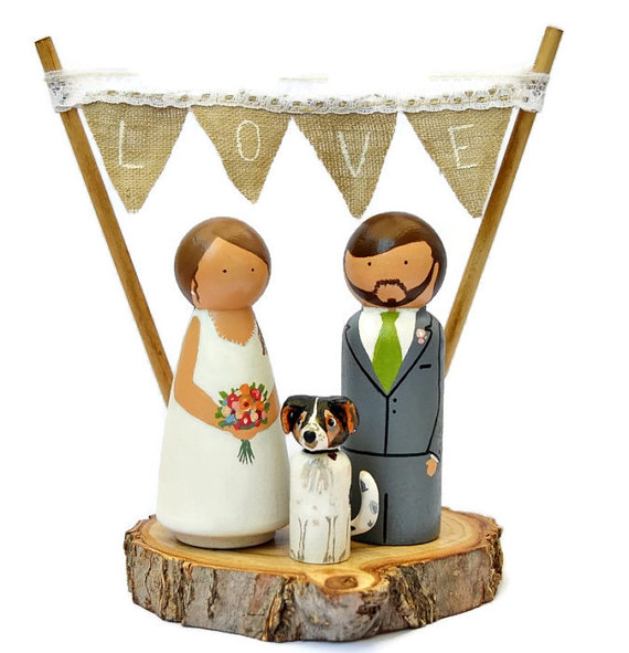 Mariage - Wedding Cake Topper Pet Custom Wooden Peg Doll Wood Slice Banner LOVE. Bride, Groom,Dog Peg Doll Wedding Cake Topper Rustic HandPainted.