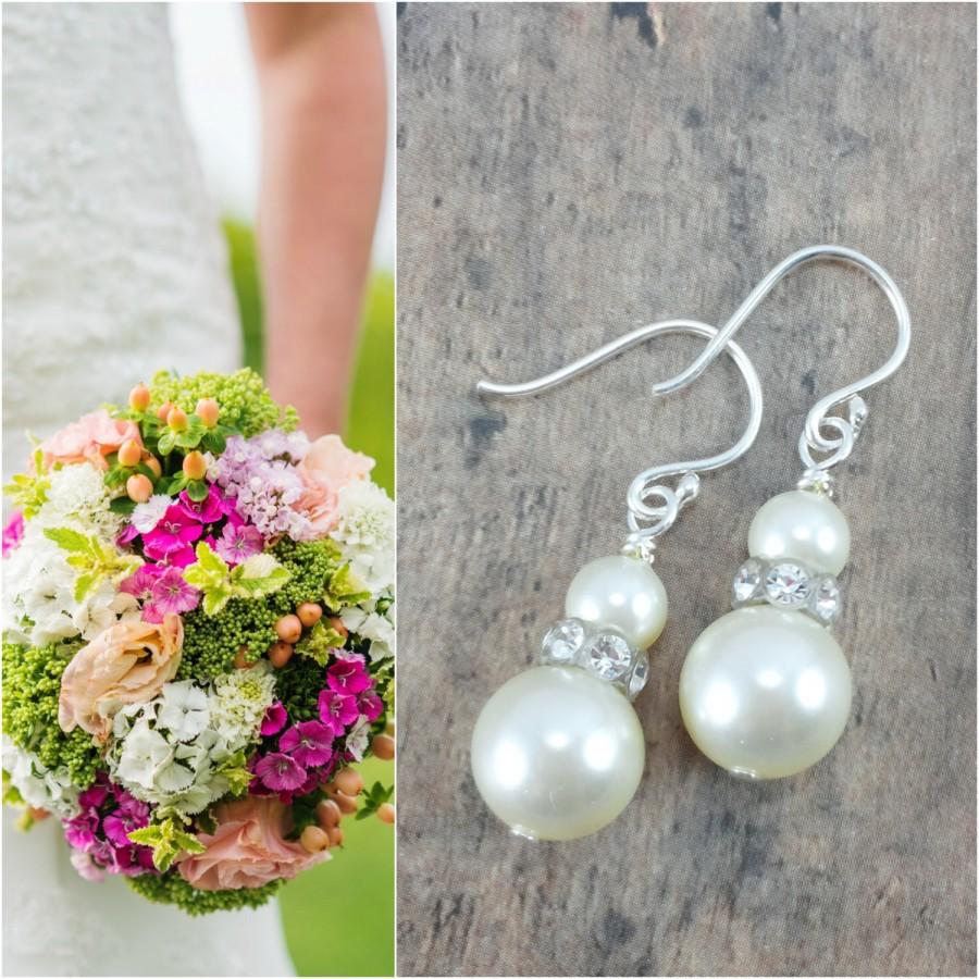 Hochzeit - Pearl Bride Earrings, Dangle Earrings, Pearl Earrings, Bridal Pearl Jewelry, Bridal Earrings, Pearl Earings, Dangle Earings, Bride Earings