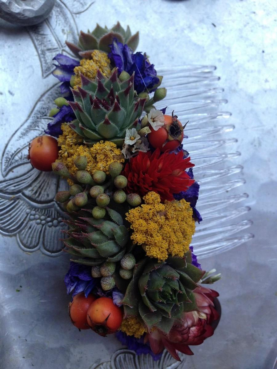 Hochzeit - Hair piece, flower hair comb, succulents, natural berries, dried flowers