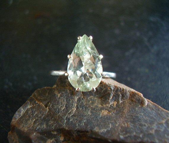 زفاف - The Countess III - Genuine Green Amethyst Faceted Pear Ring - Sterling Silver Ring - Alternative Engagement Ring
