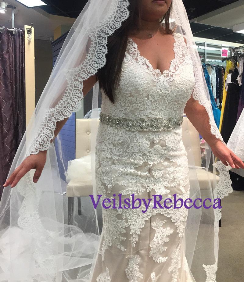 Свадьба - Winter Custom Mantilla Lace Veil- 1 tier cathedral lace veil,ivory french Chantilly lace royal veil,long cathedral lace veil for winter V628