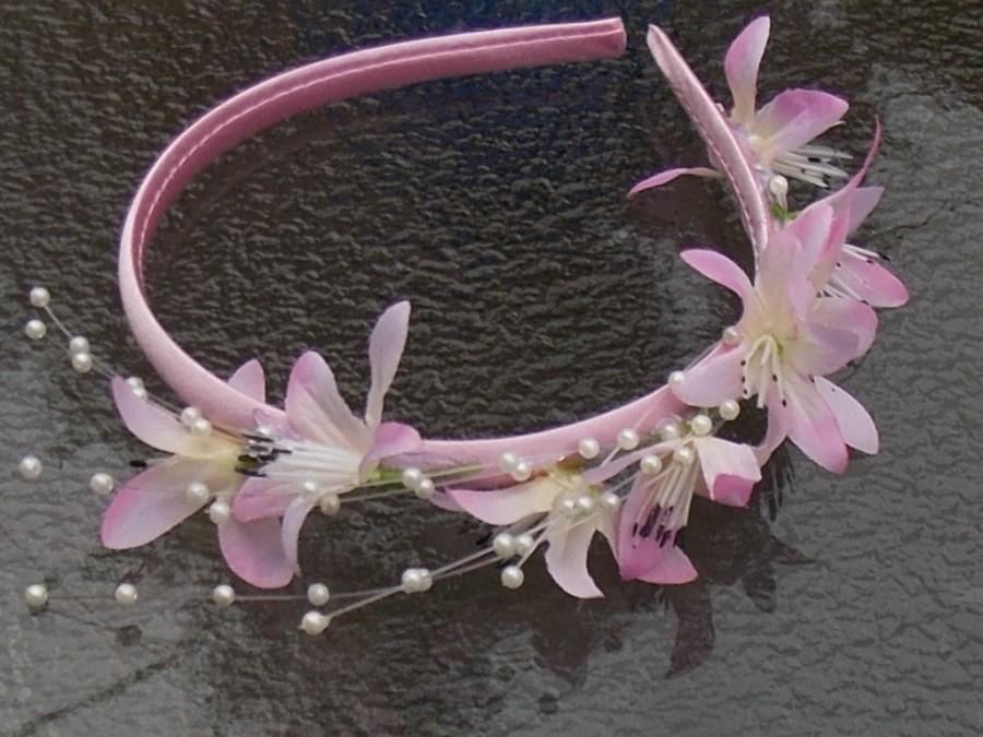 Hochzeit - Lily Flower Headband in Pale Pink with Tiny Pearl Beads, Pink Lily Flower Crown, Pink Bridal Crown, Floral Halo, Spring Wedding, H01