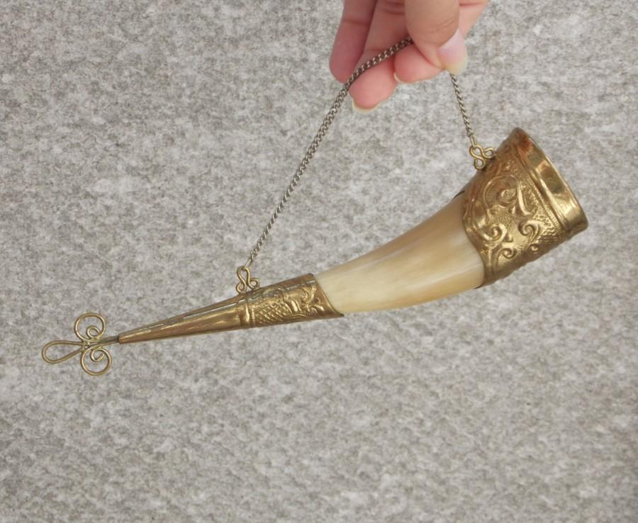 Mariage - Natural horn gold flowers ornament Wall hanging decor natural material beautiful horn Gift for husband drinking horn ussr Caucasian souvenir