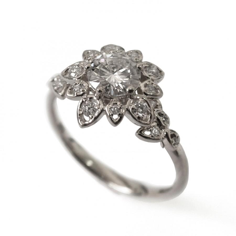 Mariage - Diamond Art Deco Petal Engagement Ring - 18K White Gold and Diamond engagement ring, unique engagement ring, flower ring, antique,vintage,2B