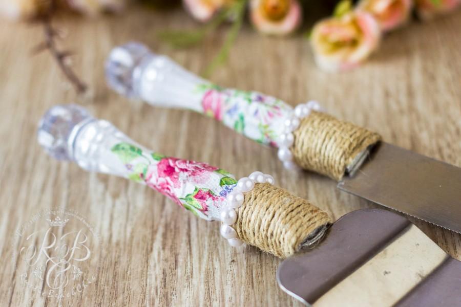 Свадьба - Pink roses wedding cake server and knife, vintage, provence, flowers table settings, wedding ideas, cottage chic, personalization set, 2pcs