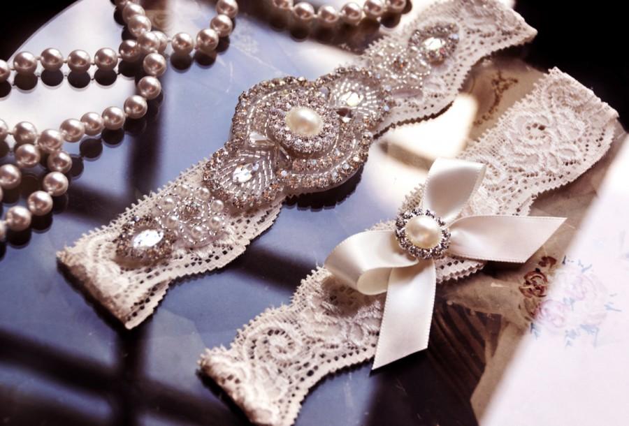 Hochzeit - Wedding Garter Belt, Bridal Garter Belt, Ivory Lace Garter, Garter Set, Pearl Garter, Wedding Garter Set w/ Bow, Vanessa Style- G1085