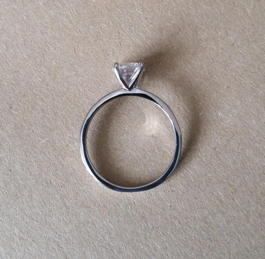 زفاف - ON SALE! 1ct 6mm Lab Diamond solitaire ring in Titanium or White Gold - engagement ring - wedding ring - handmade ring