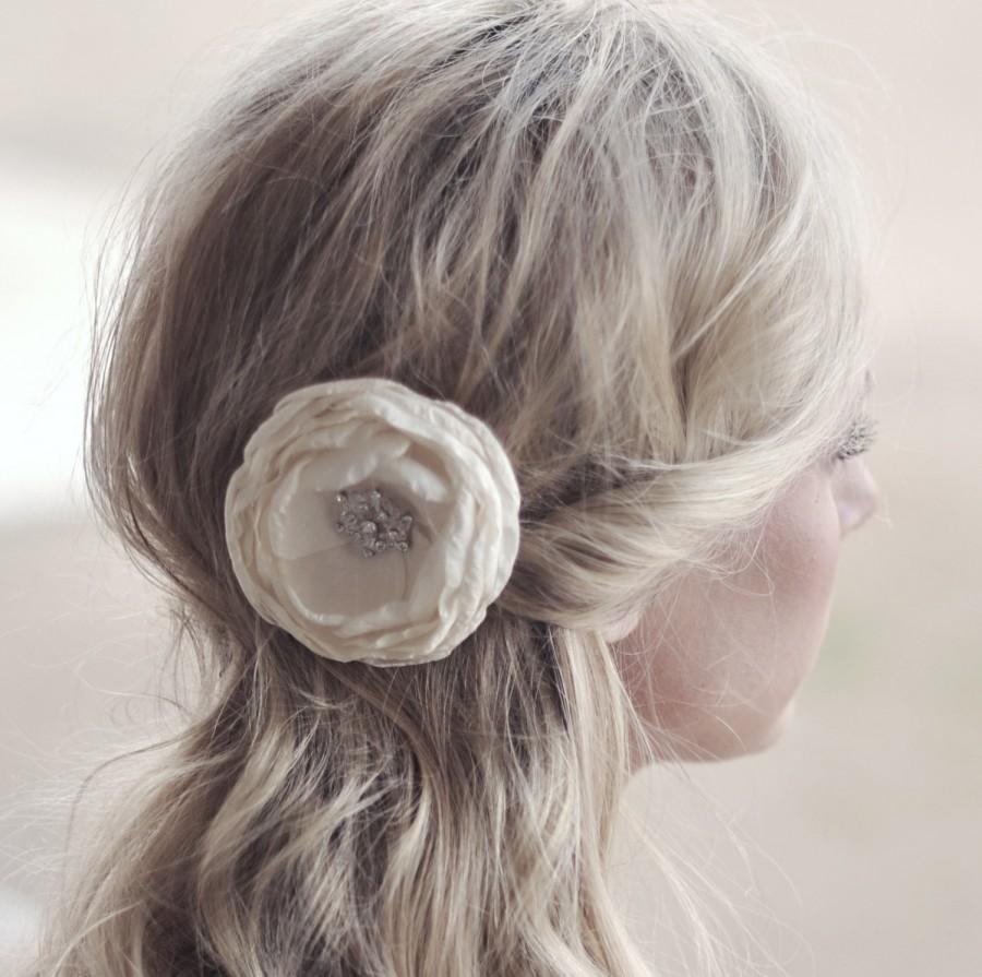 Wedding - Silk Ivory Flower For Hair, Bridal Hair Accessories, Flower Hair Clip, Wedding Facinator, Ivory Flower, Headpiece, Ivory Hair Piece, Veil