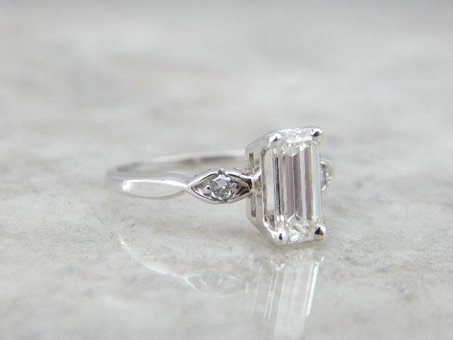 Hochzeit - Beautiful Retro Era Emerald Cut Diamond Engagement Ring PYRR3L-N