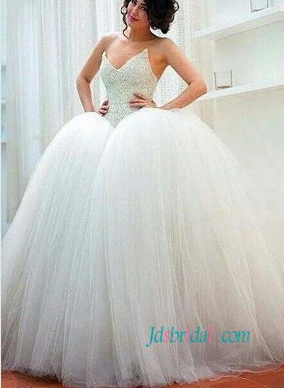 Hochzeit - Sparkly silvery beading basque empire puff ball gown wedding dress
