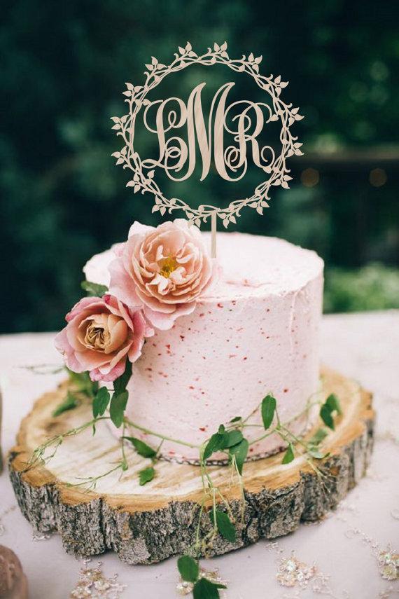 Hochzeit - Wedding Cake Topper Monogram Initials Wreath Wedding Cake Topper Personalized Wedding Cake Topper Wood Cake Topper