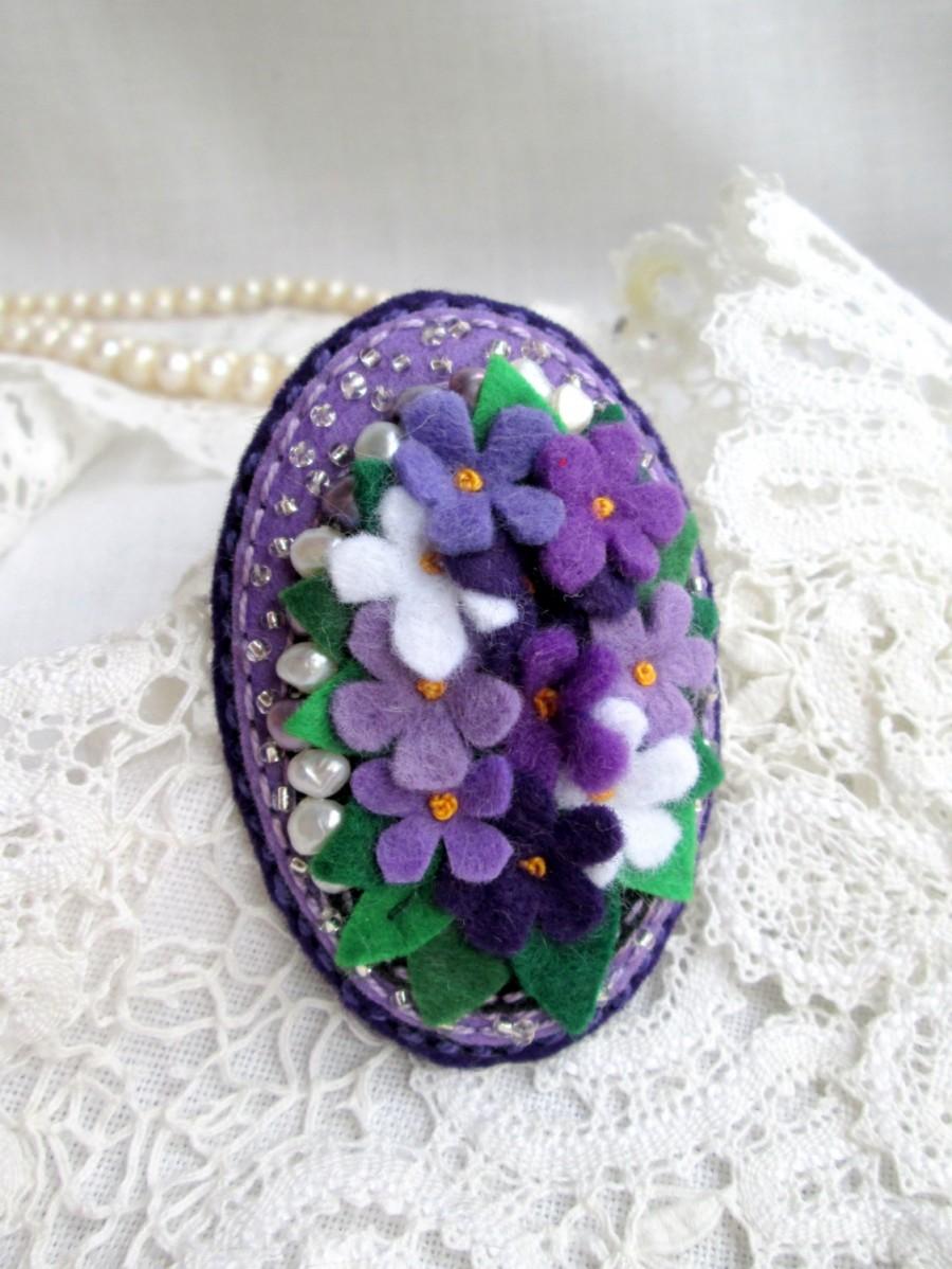 Wedding - Violet Flower Natural Pearls Felt Brooch.Lilac Bouquet. Oval Brooch. Spring Flower Bouquet. Gift for mom. Hand-made. Gift for her.