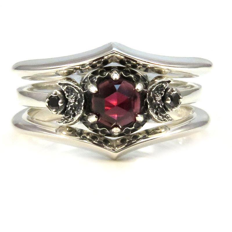 Hochzeit - Red Garnet and Black Diamond Crescent Moon 3 Ring Engagement Set - Stacking Silver Rings