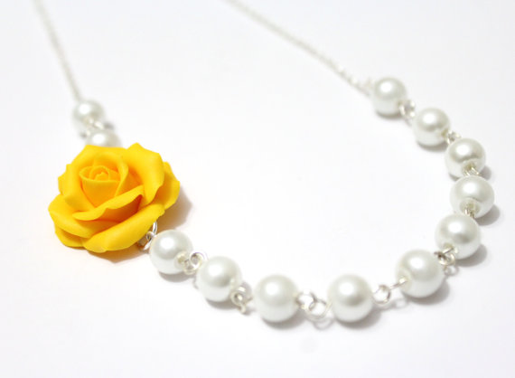 Hochzeit - Bridesmaid Jewelry Yellow rose, Yellow Flower Necklace, For Her, Jewelry, Wedding White pearl, Rose Bridesmaid Jewelry, Bridesmaid Necklace