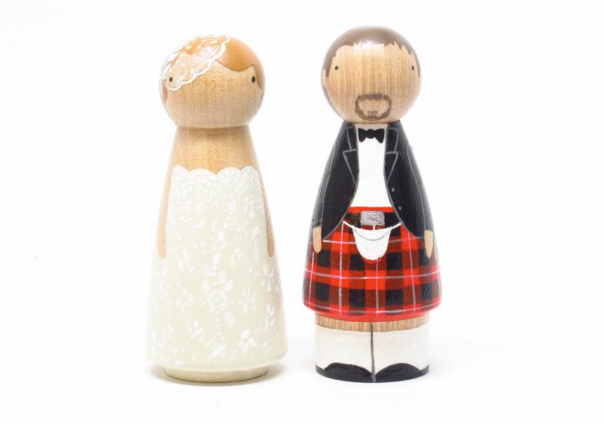 Mariage - Scottish Wedding Cake toppers Scottish Wooden Peg Doll Goose Grease with Kilt- wooden dolls