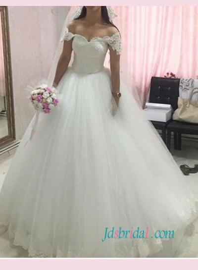 Mariage - Princess wedding dress with lace off shoulder sleeves