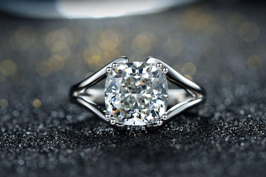 زفاف - 3 Carat Cushion Cut Split Shank Solitaire Engagement Rings /  Sterling Silver Promise Ring, Man Made Diamond, alternative engagement ring