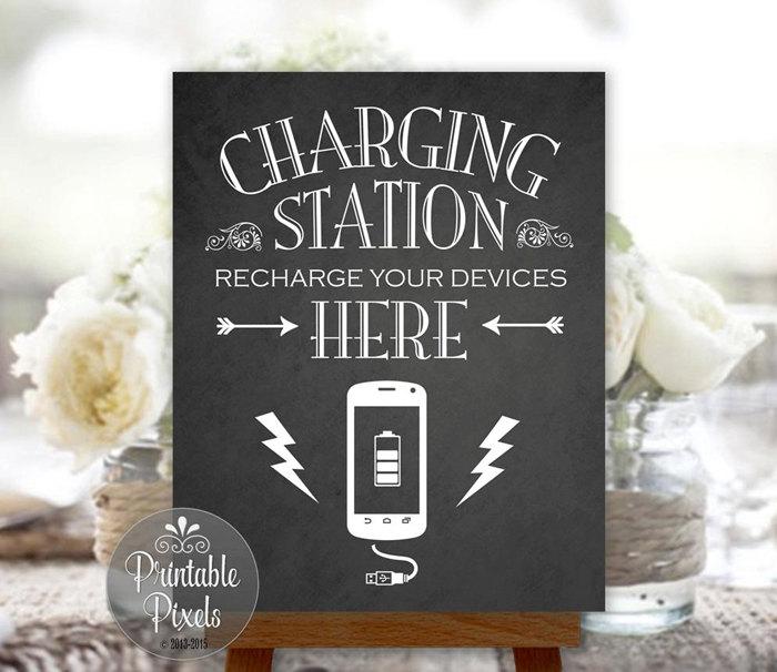 Mariage - Charging Station Sign Chalkboard Printable Wedding Power Bar Sign Party Celebration Digital Instant Download (#CHG1C)