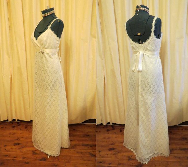 Hochzeit - Simple Flower Vintage Lace Ivory Wedding Dress Handmade Optional Belt and Brooch
