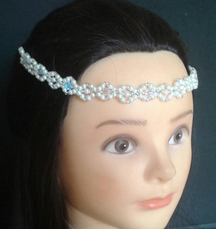 زفاف - Beautiful handmade unusual Bridal insired Head Chain. Created with light Ivory and White Pearl beads and Glass Crystal and seed bead mix