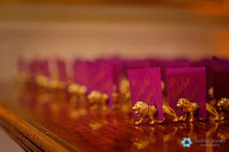 Mariage - Indian theme escort cards - Gold place cards - 50 magnets (25 full animals) pink and gold wedding
