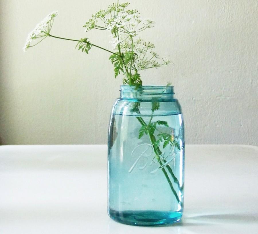 زفاف - Century Old Quart Jar, wedding vase, Blue Mason Jar