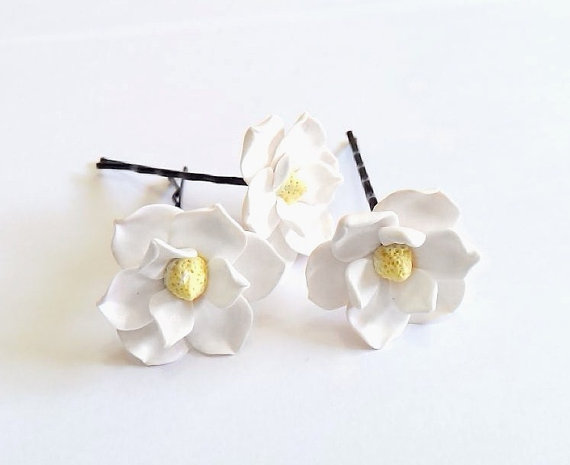 Hochzeit - White Magnolia - Flower Hair Clips. Flower Accessories - Magnolia Wedding Hair Accessories, Wedding Hair Flower Hair - set